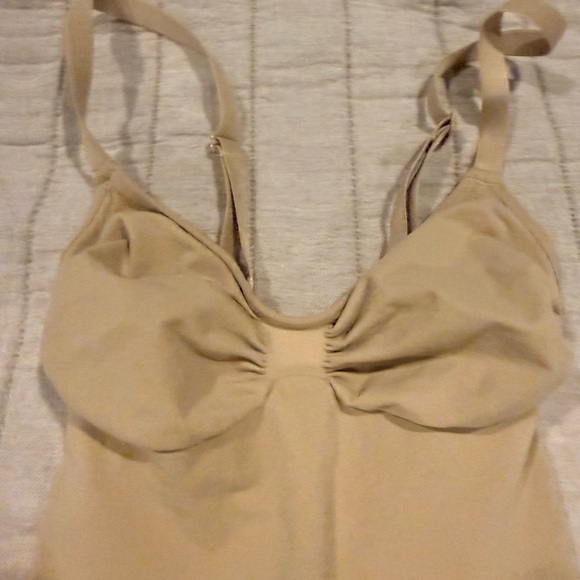 Skims Seamless Sculpt Mid Thigh Bodysuit - Picture 4 of 6